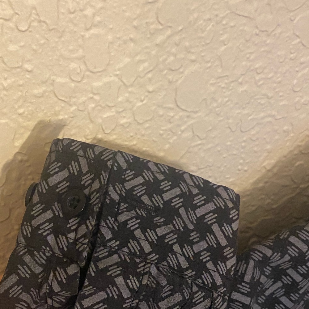 Excellent Condition Button-up - Picture 3 of 10